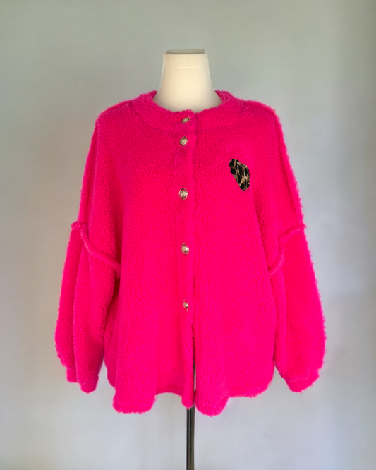 Kuschelige Teddy Jacke in Knallpink für Damen – Weiche Strickjacke mit Schmuckknöpfen